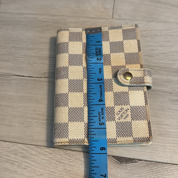 Louis Vuitton Authentic Damier Azur Pre Owned Agenda/ Passport holder. - Picture 11 of 12